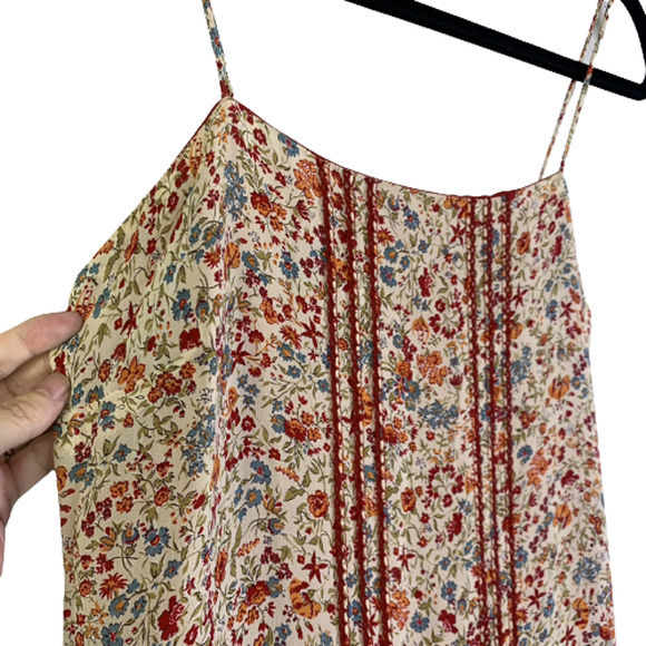 NOTICE Beige Ditsy Floral Sleeveless Midi‎ Dress - Picture 3 of 10